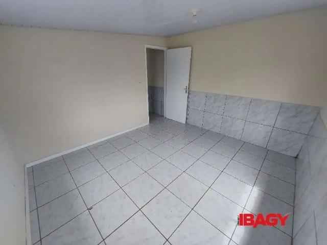 Casa / Sobrado para Locação em São José/SC Barreiros 1 Quartos