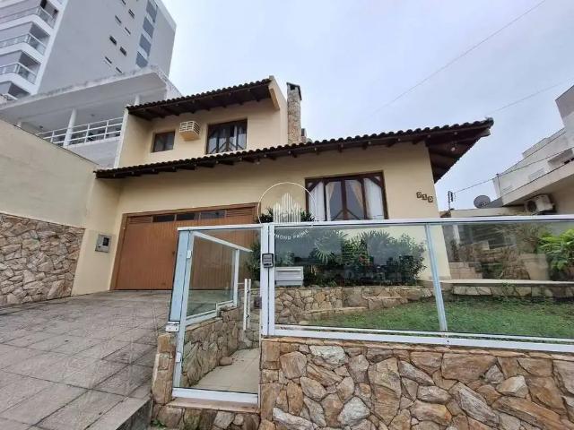 Casa / Sobrado para Locação em São José/SC Barreiros 4 Quartos