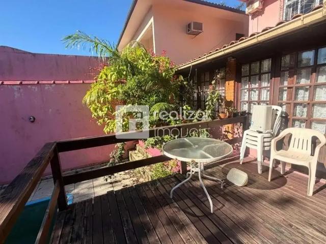 Casa / Sobrado para Locação em São José/SC Barreiros 4 Quartos