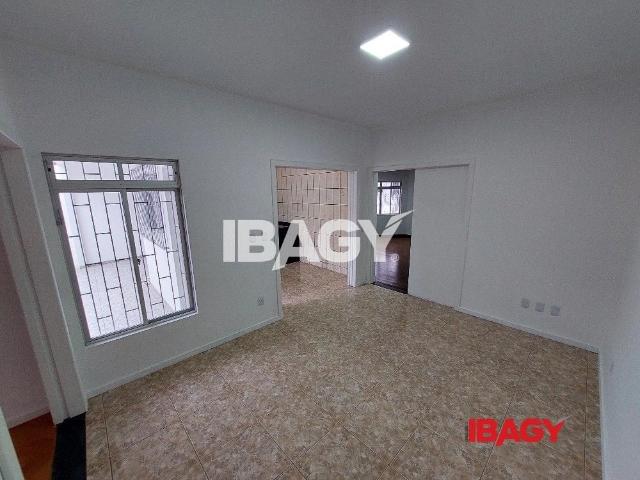 Casa / Sobrado para Locação em São José/SC Barreiros 5 Quartos