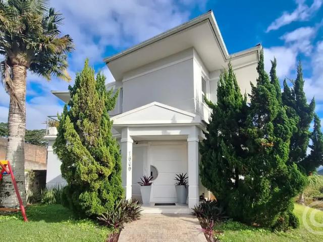 Casa / Sobrado para Locação em São José/SC Bosque das Mansões 3 Quartos