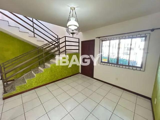 Casa / Sobrado para Locação em São José/SC Forquilhas 4 Quartos