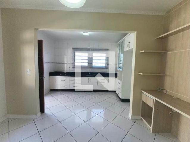 Casa / Sobrado para Locação em São José/SC Forquilhinhas 2 Quartos