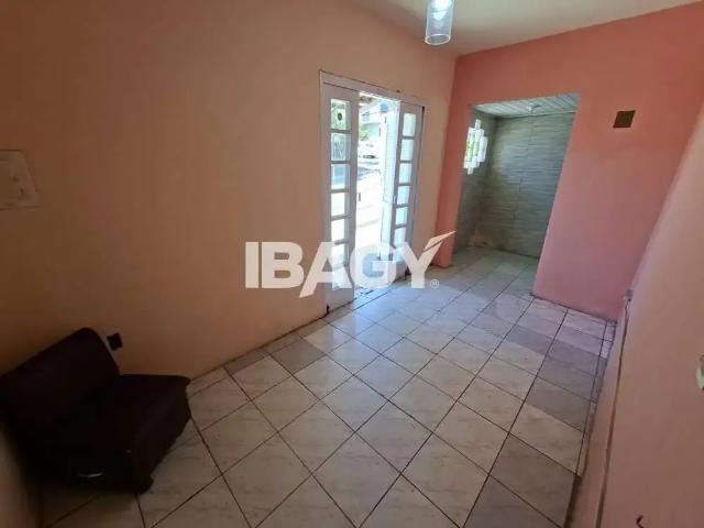 Casa / Sobrado para Locação em São José/SC Ipiranga 3 Quartos