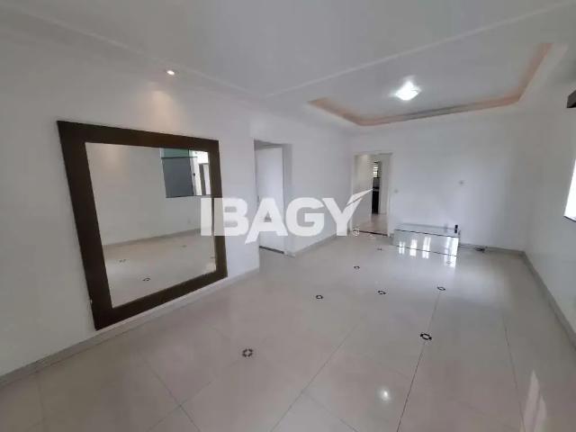 Casa / Sobrado para Locação em São José/SC Jardim Cidade de Florianópolis 4 Quartos