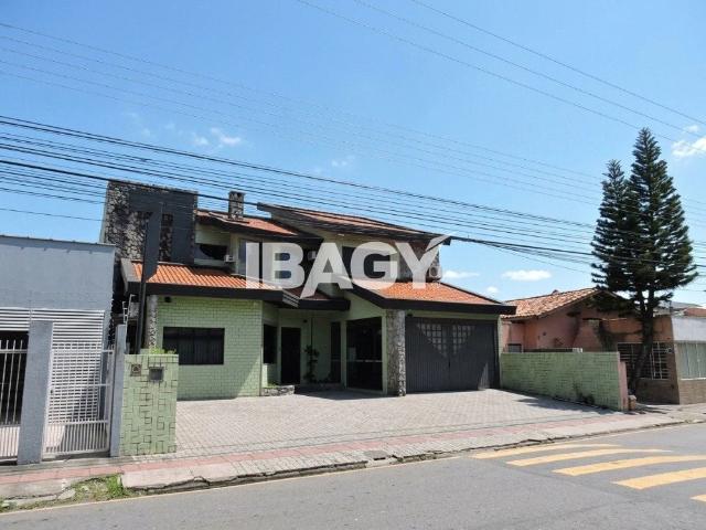 Casa / Sobrado para Locação em São José/SC Kobrasol