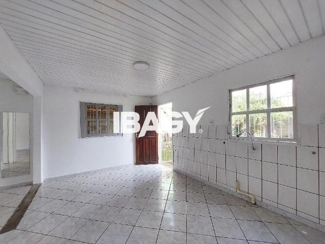 Casa / Sobrado para Locação em São José/SC Potecas 2 Quartos