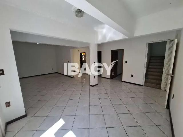 Casa / Sobrado para Locação em São José/SC Praia Comprida 5 Quartos