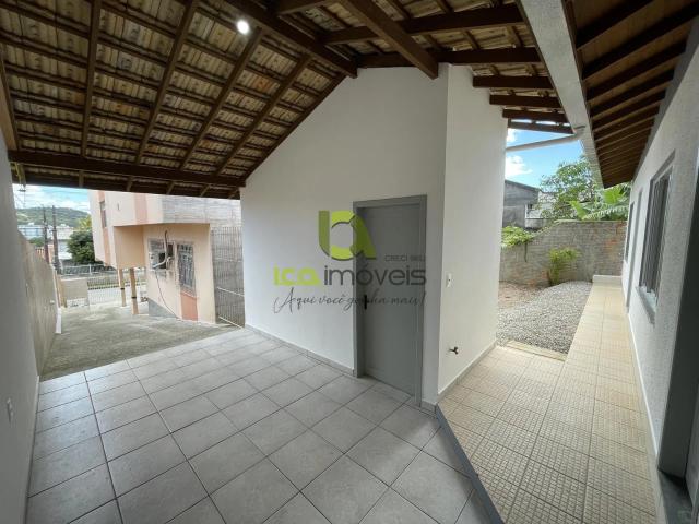 Casa / Sobrado para Locação em São José/SC Real Parque 2 Quartos