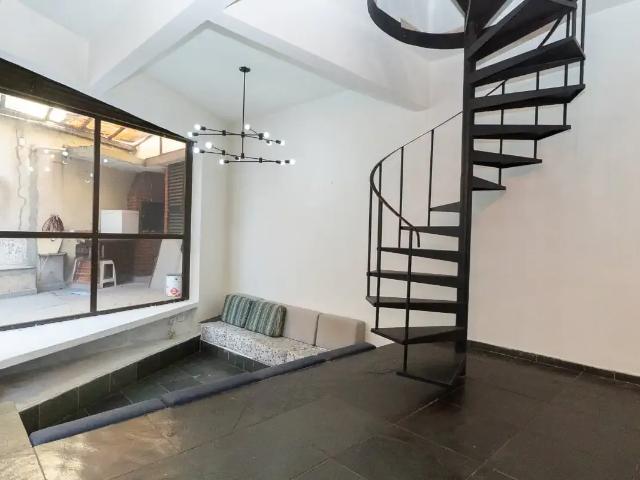Casa / Sobrado para Locação em São Paulo/SP Cambuci 4 Quartos