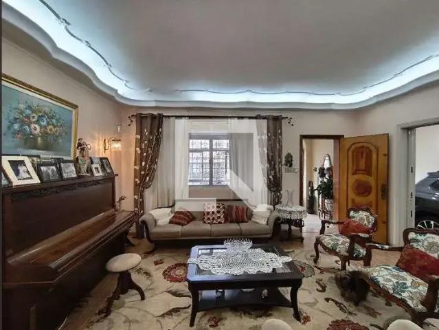 Casa / Sobrado para Locação em São Paulo/SP Cambuci 5 Quartos