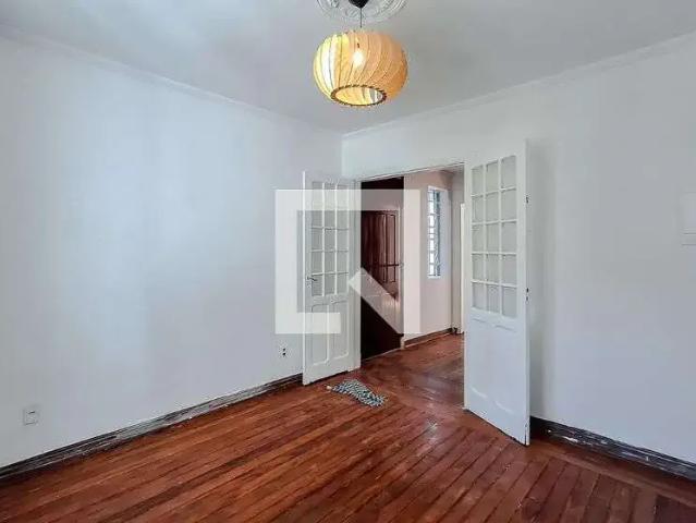 Casa / Sobrado para Locação em São Paulo/SP Cambuci 5 Quartos