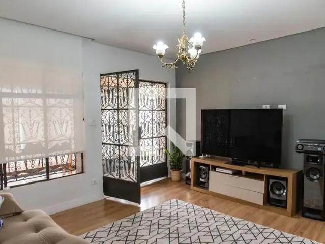 Casa / Sobrado para Locação em São Paulo/SP Cambuci 3 Quartos
