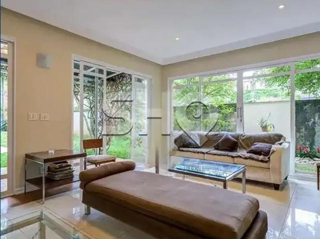 Casa / Sobrado para Locação em São Paulo/SP Campo Belo 4 Quartos