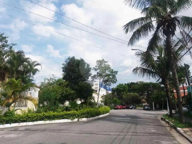 Casa / Sobrado para Locação em São Paulo/SP Campo Grande 4 Quartos