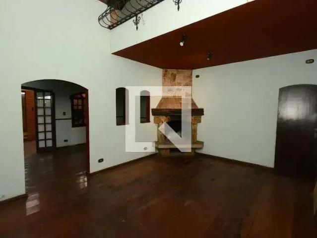 Casa / Sobrado para Locação em São Paulo/SP Capela do Socorro 5 Quartos