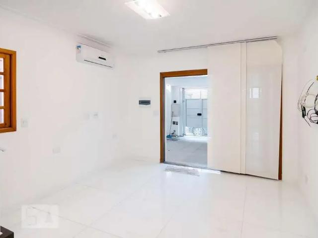 Casa / Sobrado para Locação em São Paulo/SP Chácara Santo Antônio 2 Quartos
