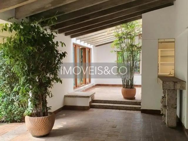 Casa / Sobrado para Locação em São Paulo/SP Cidade Jardim 4 Quartos