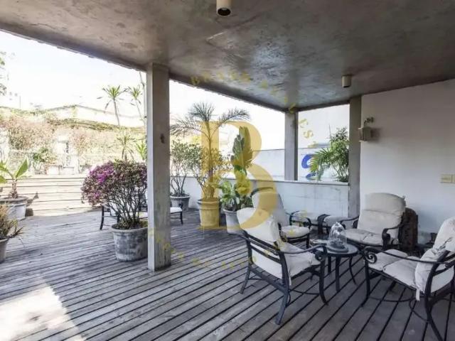 Casa / Sobrado para Locação em São Paulo/SP Cidade Jardim 4 Quartos