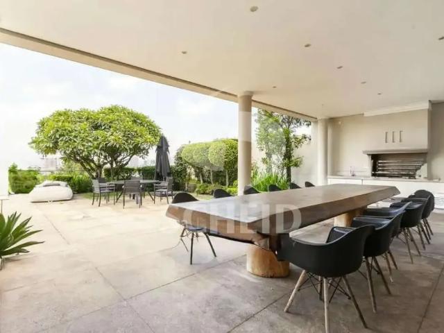 Casa / Sobrado para Locação em São Paulo/SP Cidade Jardim 5 Quartos