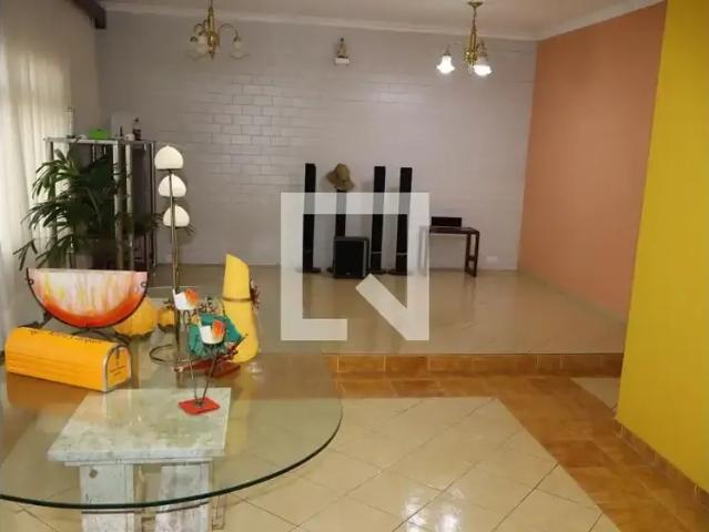 Casa / Sobrado para Locação em São Paulo/SP Cidade São Mateus 7 Quartos
