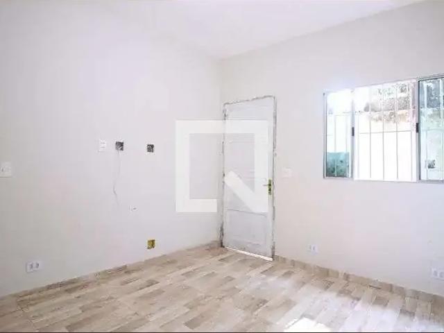 Casa / Sobrado para Locação em São Paulo/SP Cidade Satélite Santa Bárbara 1 Quartos