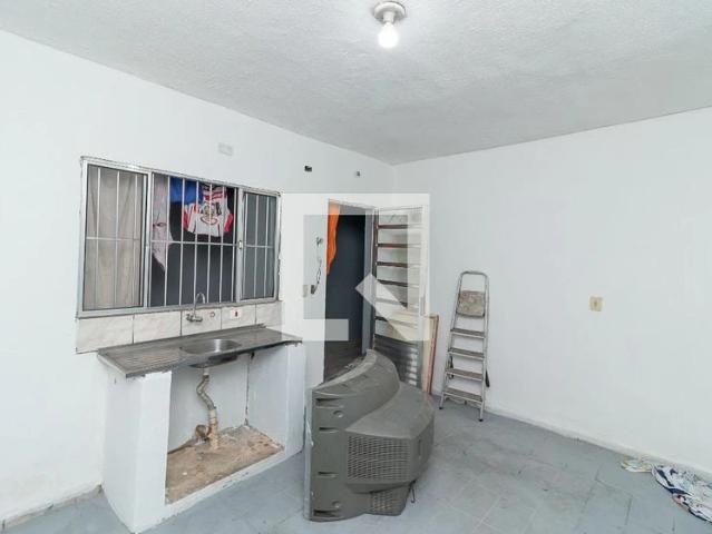 Casa / Sobrado para Locação em São Paulo/SP Cidade Satélite Santa Bárbara 1 Quartos