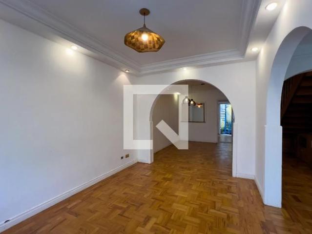 Casa / Sobrado para Locação em São Paulo/SP Aclimação 3 Quartos