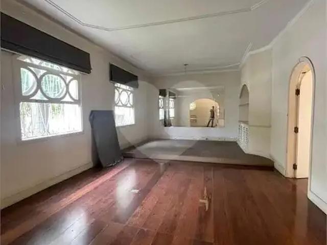 Casa / Sobrado para Locação em São Paulo/SP Aclimação 3 Quartos