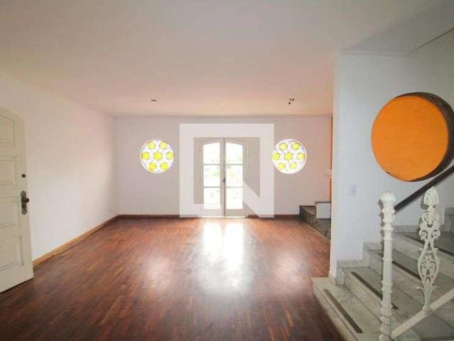 Casa / Sobrado para Locação em São Paulo/SP Água Fria 3 Quartos