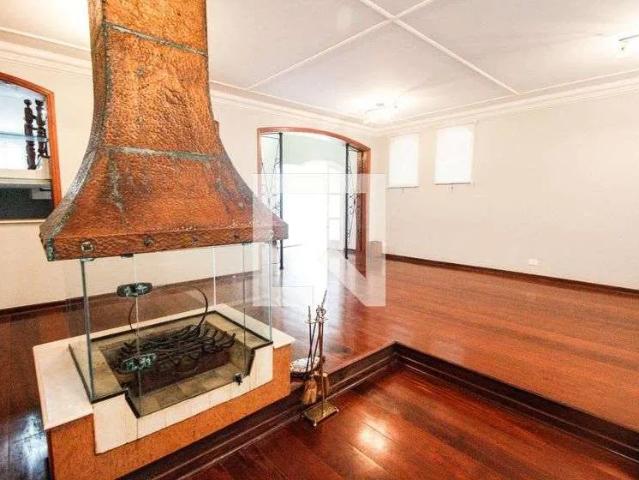 Casa / Sobrado para Locação em São Paulo/SP Água Fria 4 Quartos