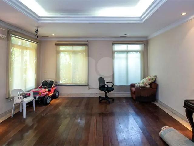 Casa / Sobrado para Locação em São Paulo/SP Alto da Boa Vista 5 Quartos