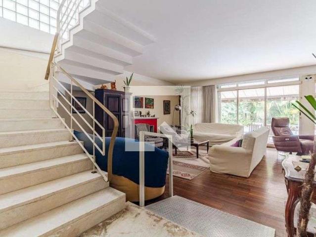 Casa / Sobrado para Locação em São Paulo/SP Alto de Pinheiros 3 Quartos