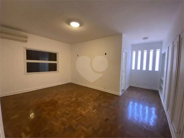 Casa / Sobrado para Locação em São Paulo/SP Alto de Pinheiros 3 Quartos