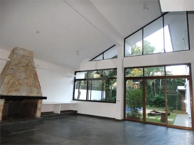 Casa / Sobrado para Locação em São Paulo/SP Alto de Pinheiros 4 Quartos