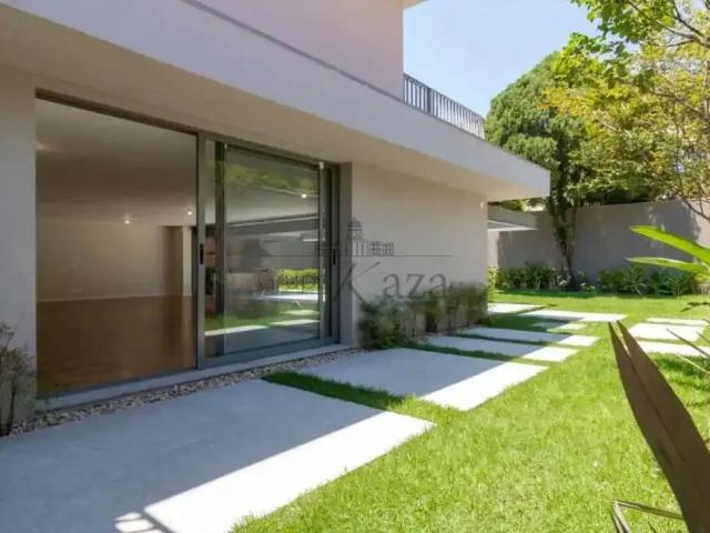 Casa / Sobrado para Locação em São Paulo/SP Alto de Pinheiros 4 Quartos