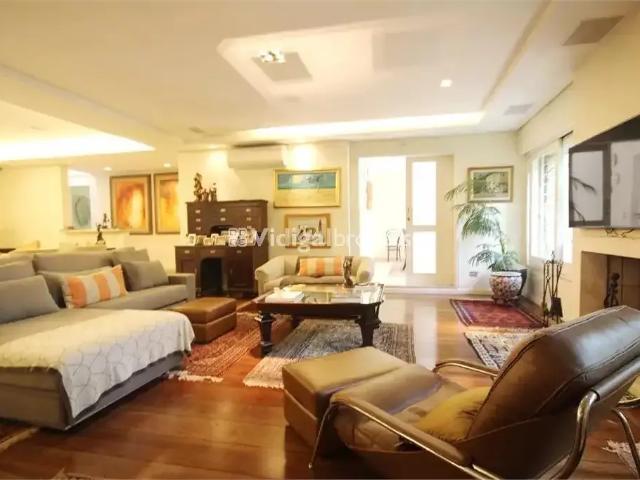 Casa / Sobrado para Locação em São Paulo/SP Alto de Pinheiros 4 Quartos