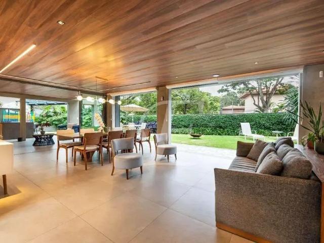 Casa / Sobrado para Locação em São Paulo/SP Alto de Pinheiros 5 Quartos