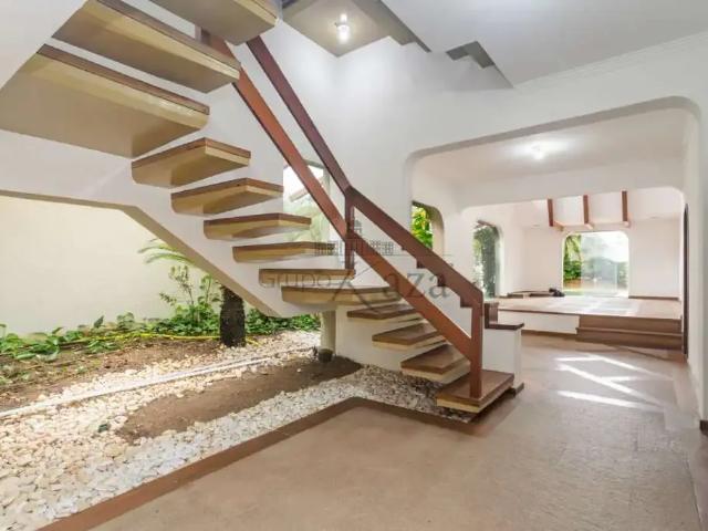 Casa / Sobrado para Locação em São Paulo/SP Alto de Pinheiros 5 Quartos