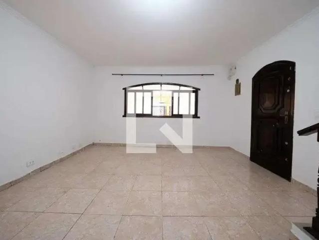 Casa / Sobrado para Locação em São Paulo/SP Artur Alvim 4 Quartos