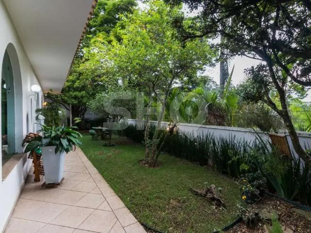 Casa / Sobrado para Locação em São Paulo/SP Boaçava 5 Quartos