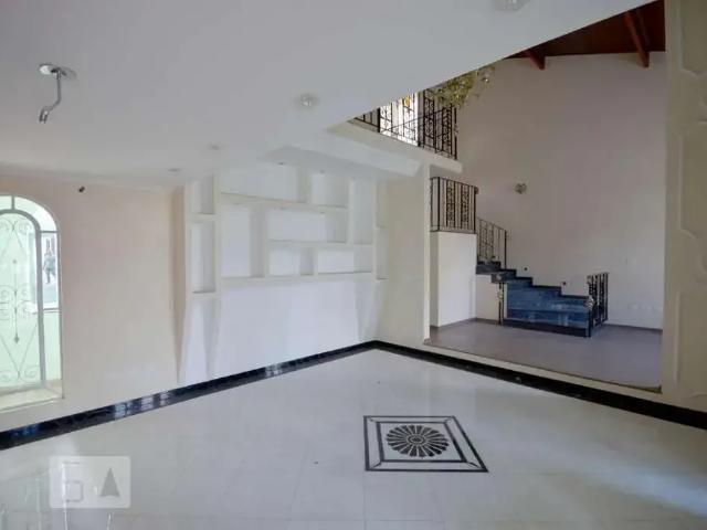 Casa / Sobrado para Locação em São Paulo/SP Bosque da Saúde 6 Quartos