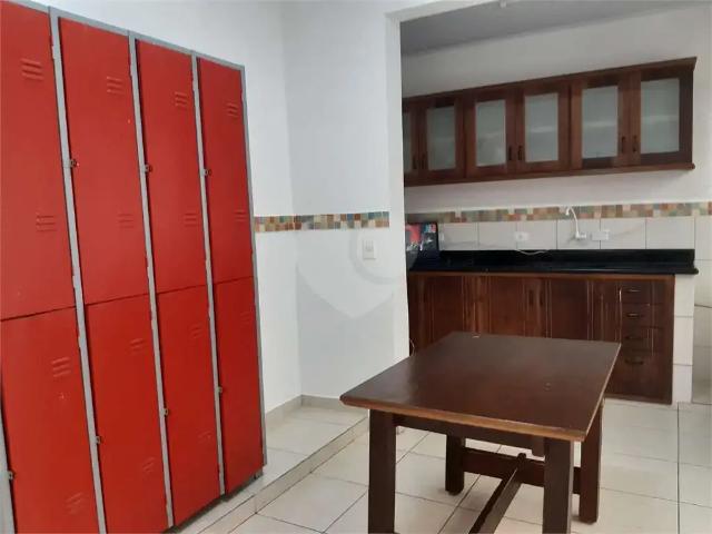 Casa / Sobrado para Locação em São Paulo/SP Bela Vista 2 Quartos