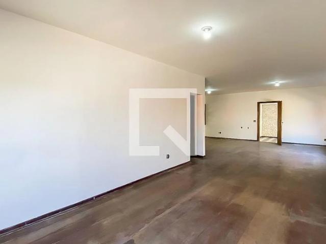 Casa / Sobrado para Locação em São Paulo/SP Ermelino Matarazzo 5 Quartos