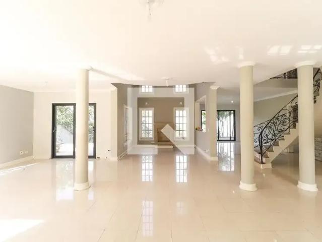 Casa / Sobrado para Locação em São Paulo/SP Horto Florestal 4 Quartos