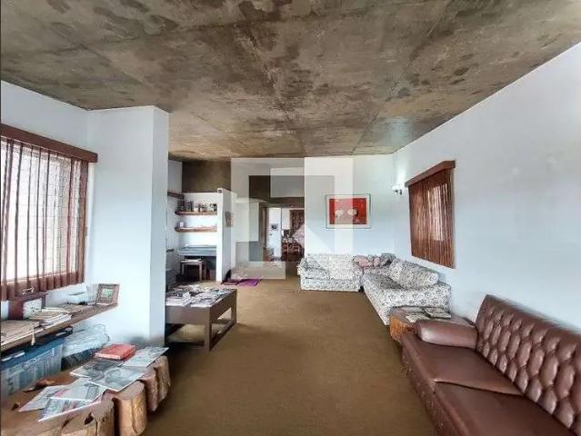 Casa / Sobrado para Locação em São Paulo/SP Interlagos 4 Quartos