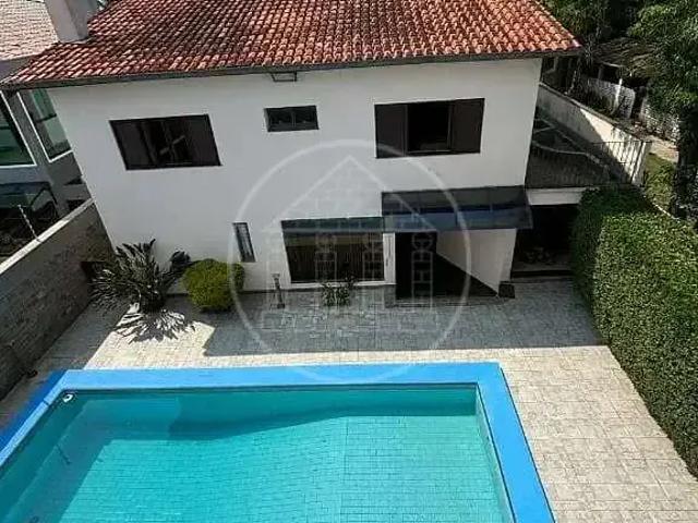 Casa / Sobrado para Locação em São Paulo/SP Interlagos 4 Quartos