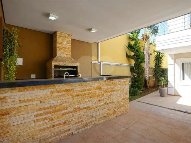 Casa / Sobrado para Locação em São Paulo/SP Interlagos 4 Quartos