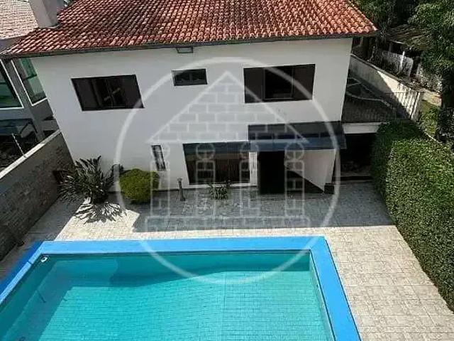 Casa / Sobrado para Locação em São Paulo/SP Interlagos 4 Quartos