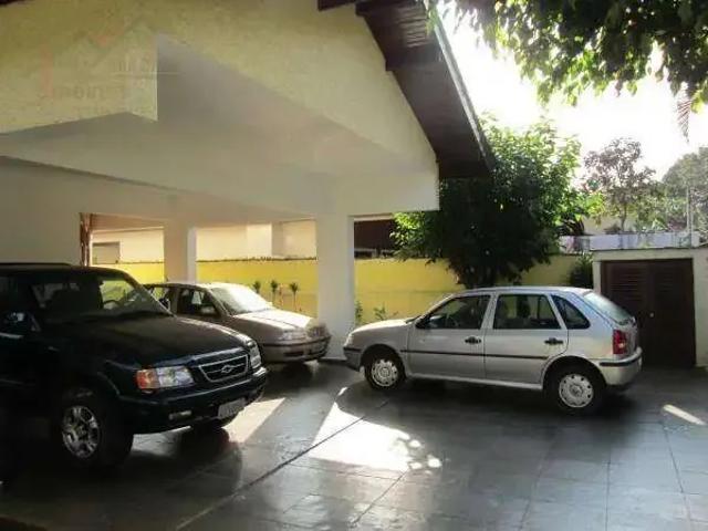 Casa / Sobrado para Locação em São Paulo/SP Interlagos 5 Quartos